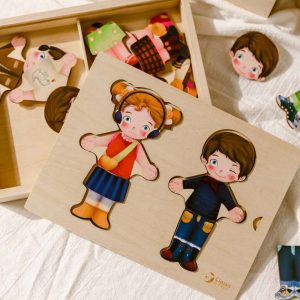 Classic World - Dress-Up Puzzle